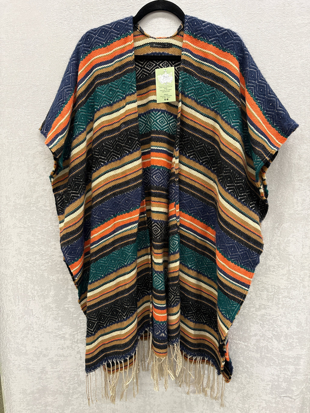 Do everything in love Size One Size Poncho