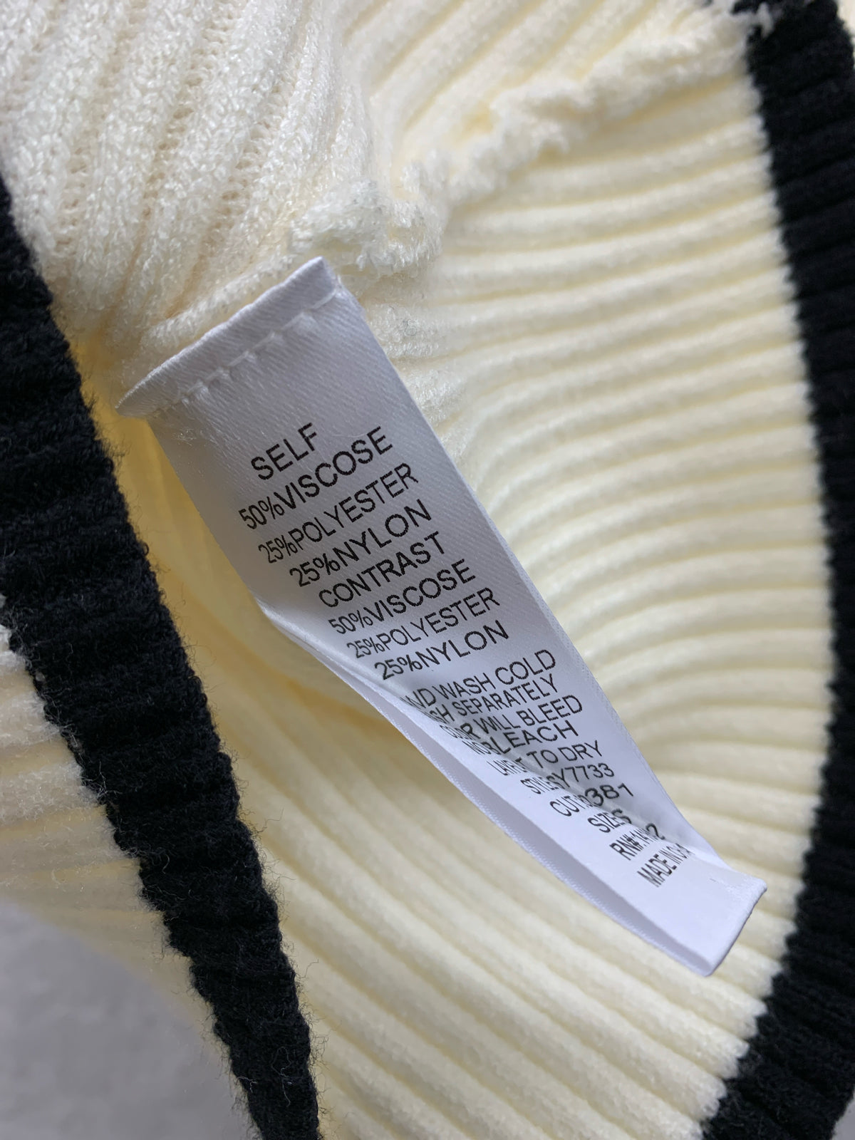 She and Sky Size S Sweater