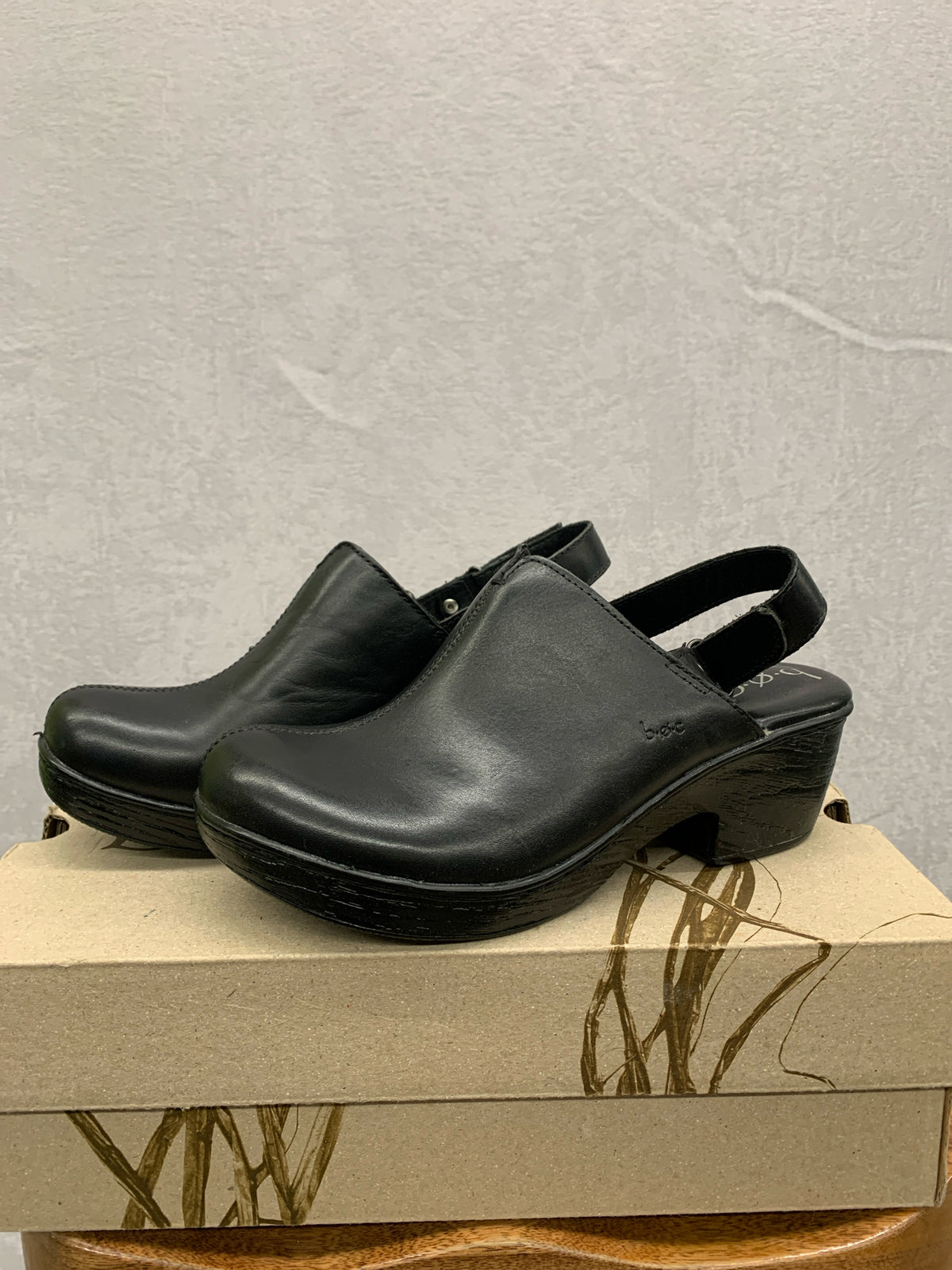BOC 8 Clogs