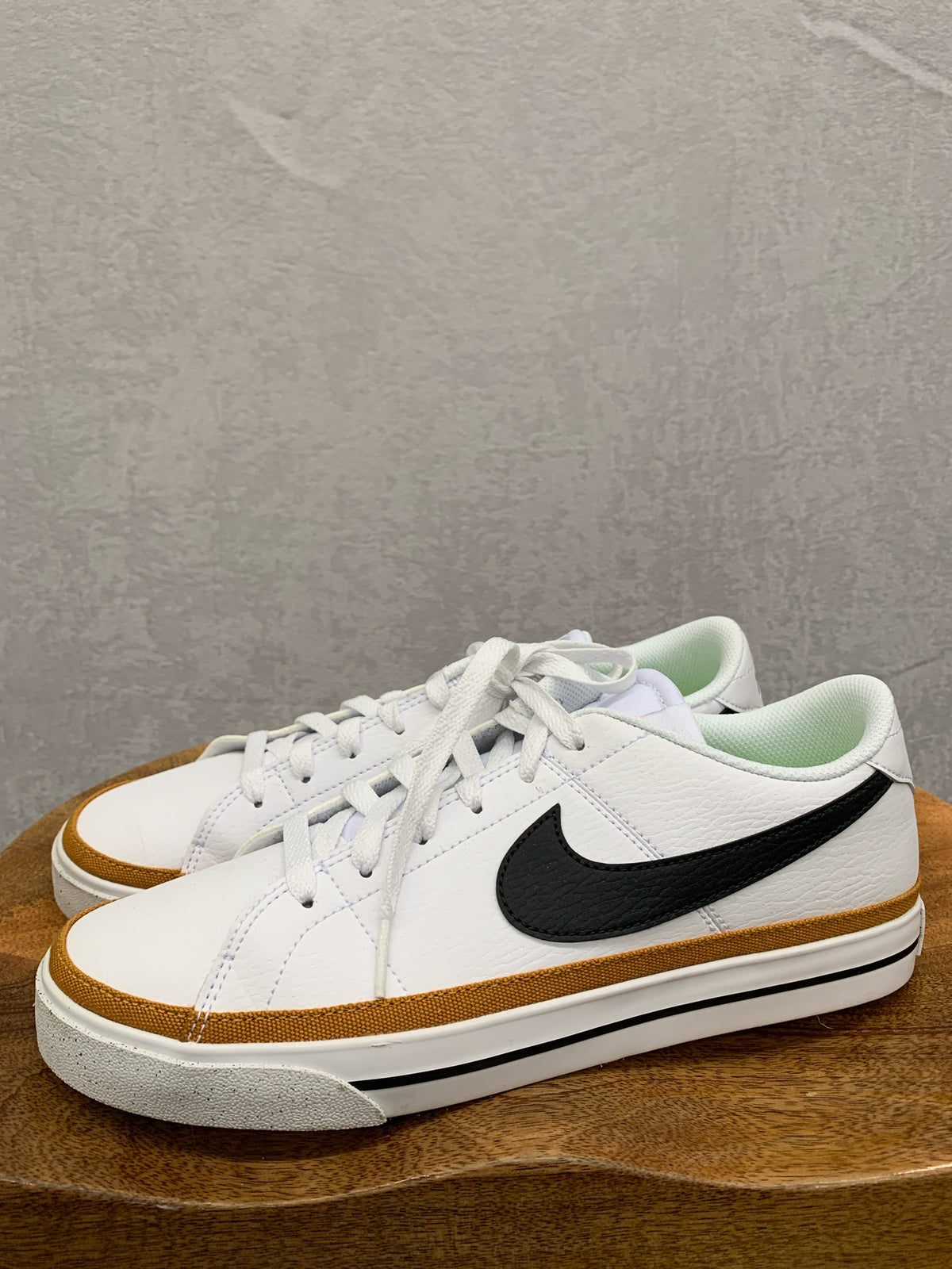 Nike 9.5 Sneakers