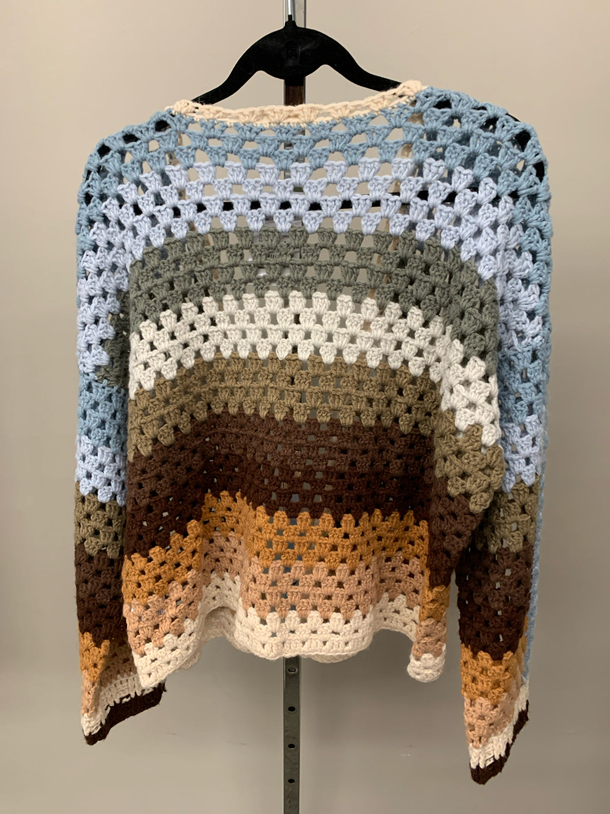 Elan Size M Sweater