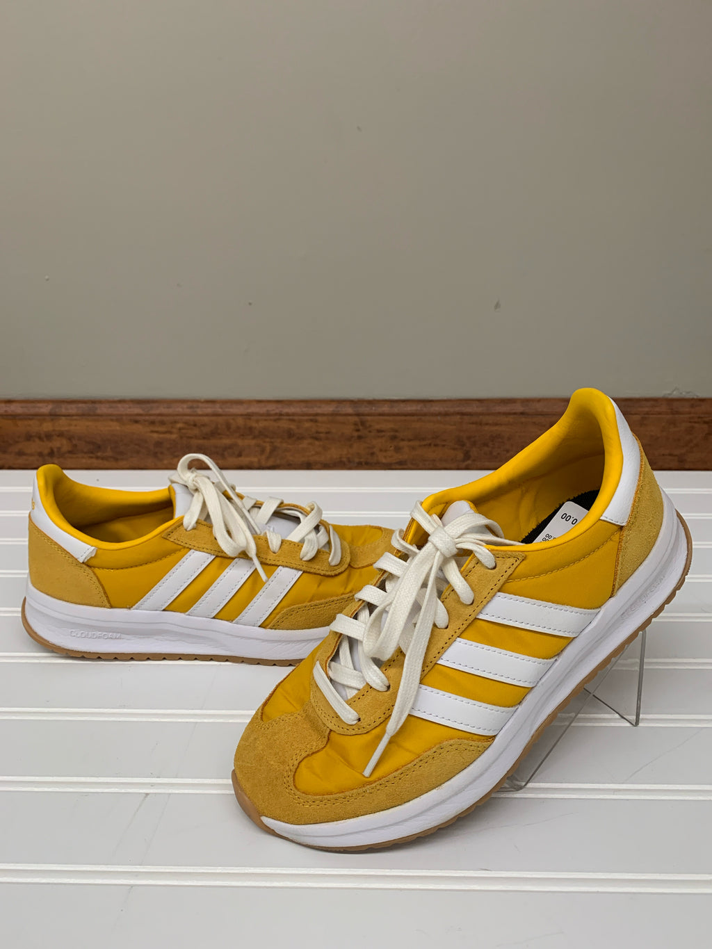 Adidas 7.5 Sneakers