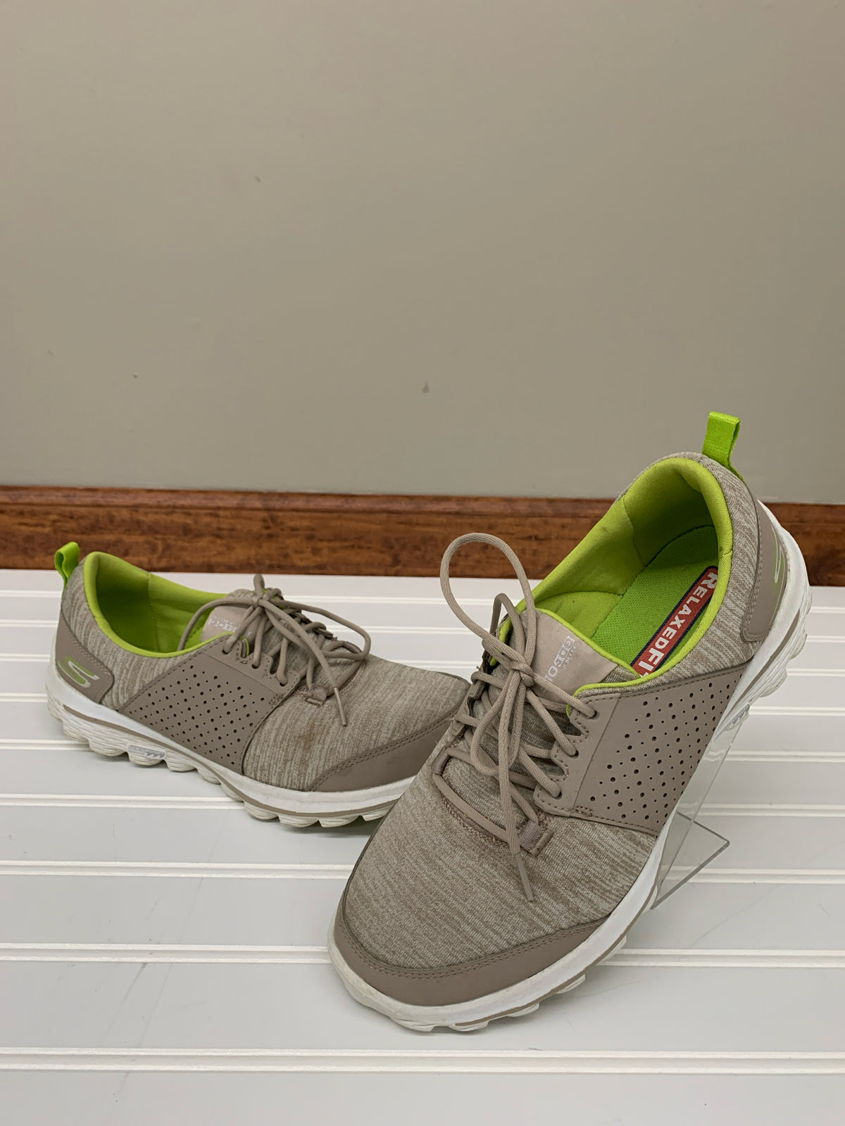 Skechers 9.5 Shoes