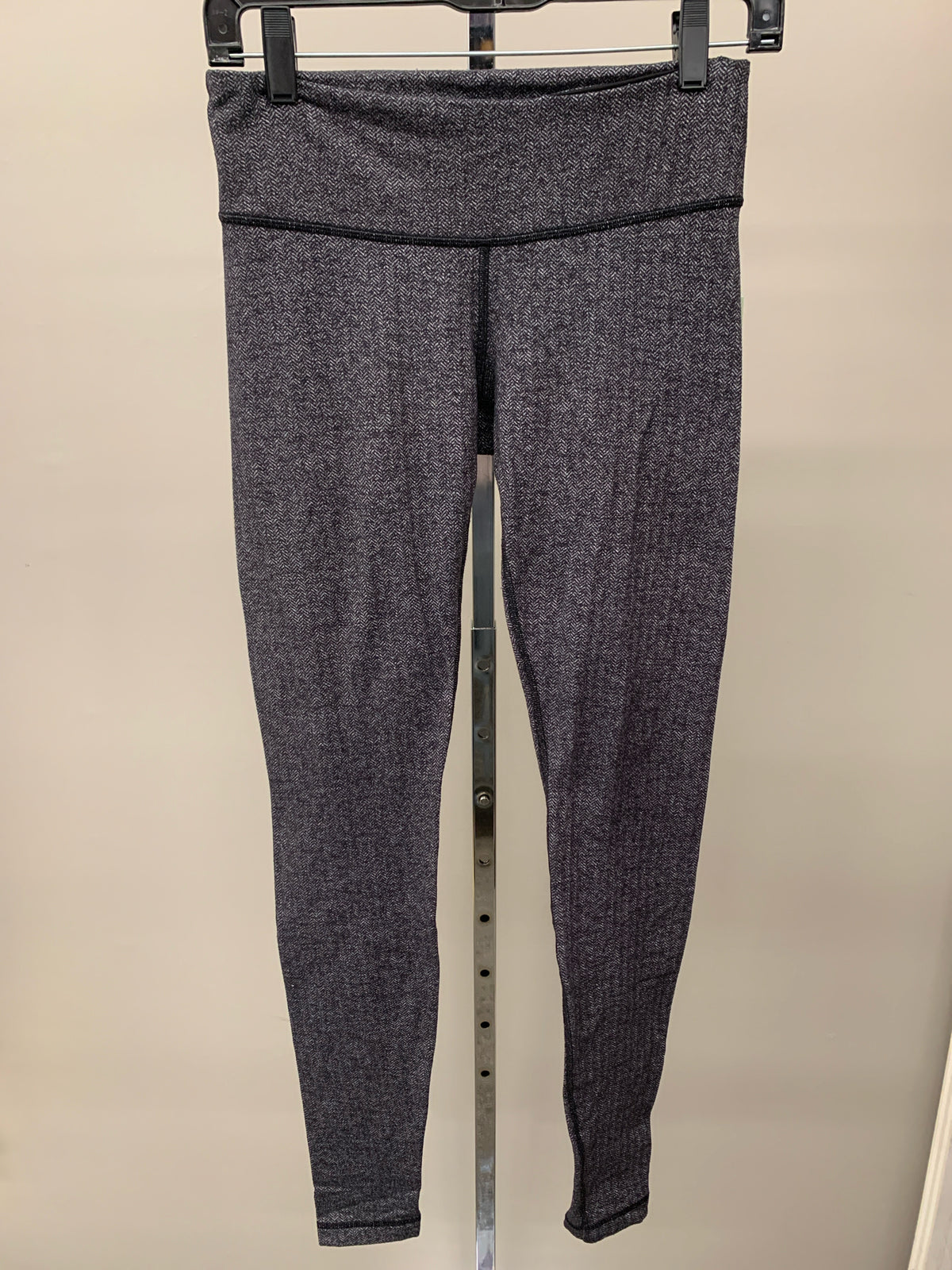 Lululemon Size 6 Athletic